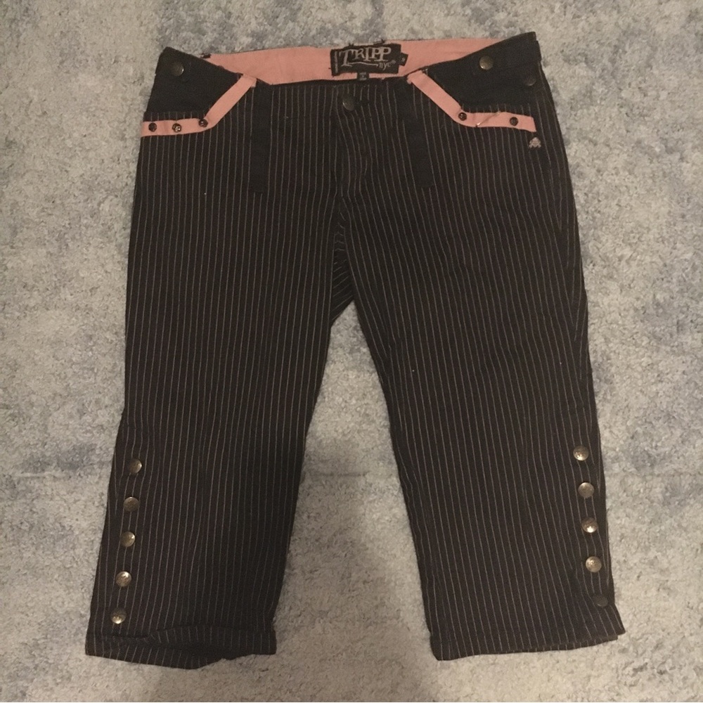 TRIPP NYC GOTH EMO PINSTRIPE PANTS SKULL STUDS ALT HOT TOPIC CAPRIS MALLGOTH